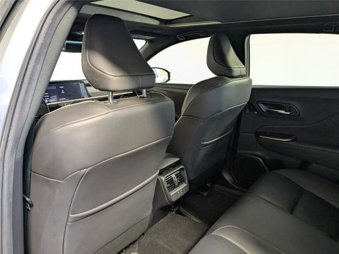 Used 2023 Toyota Crown Limited image 31