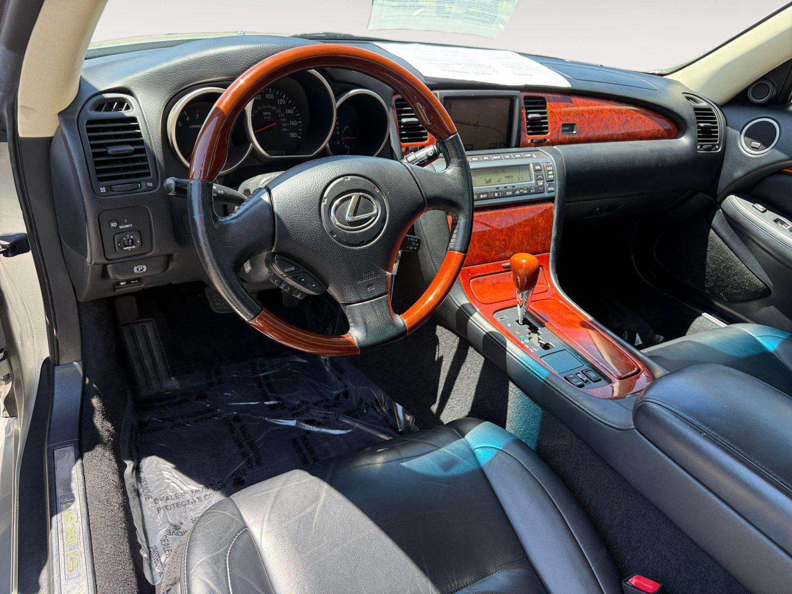 Used 2005 Lexus SC 430 Convertible w/ Preferred Accessory Pkg RWD image 15