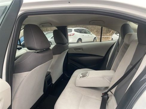 Used 2022 Toyota Corolla LE image 16