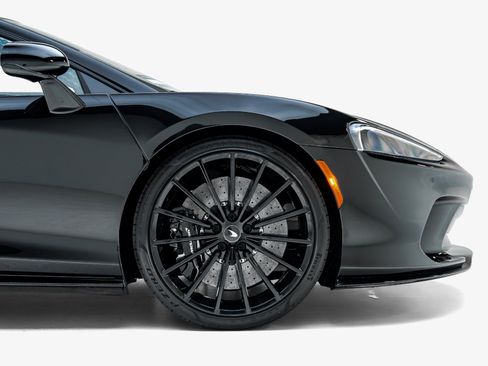 Used 2023 McLaren GT RWD image 17