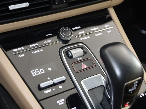 Used 2020 Porsche Cayenne AWD/4WD image 35