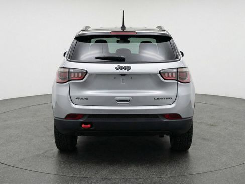 Used 2025 Jeep Compass Trailhawk AWD/4WD image 7