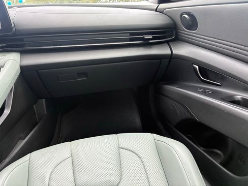 Used 2025 Hyundai Elantra Limited FWD image 36