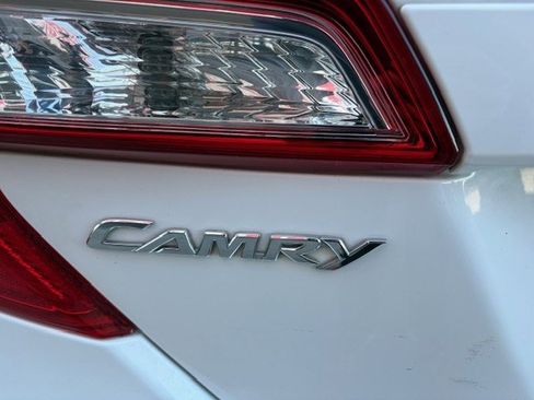 Used 2012 Toyota Camry L image 44