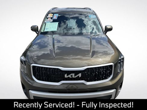 Used 2025 Kia Telluride EX w/ EX Captain's Chair Package FWD image 3