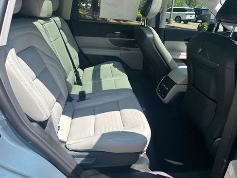 New 2026 Lincoln Nautilus Reserve AWD/4WD image 16
