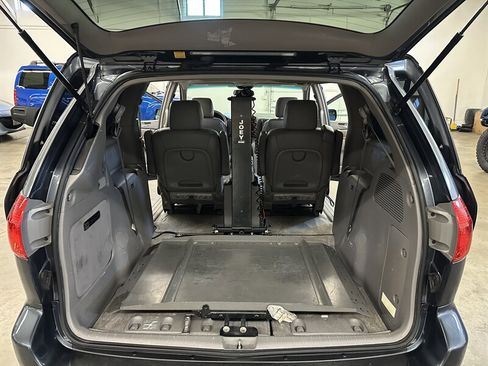 Used 2006 Toyota Sienna XLE image 14