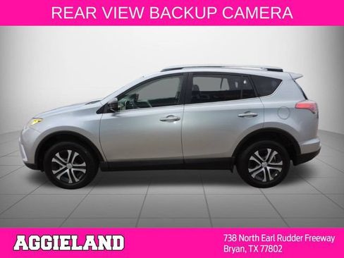 Used 2018 Toyota RAV4 LE FWD image 7