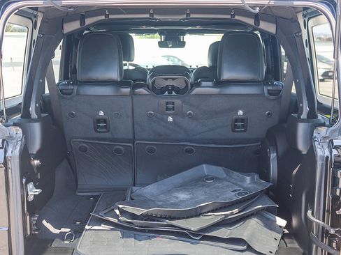 Used 2024 Jeep Wrangler Unlimited Rubicon AWD/4WD image 27