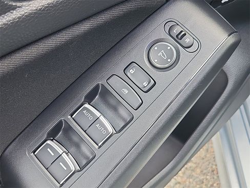 Certified 2022 Honda Civic EX image 29