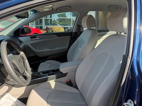 Used 2017 Hyundai Sonata SE FWD image 16