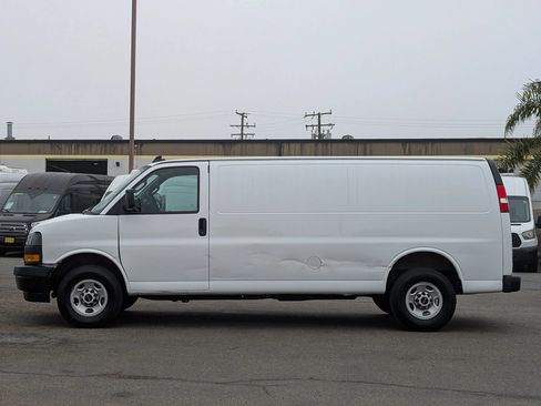 Used 2023 GMC Savana 2500 Extended RWD image 5