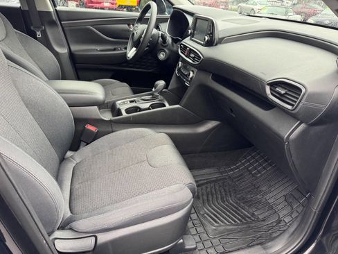 Used 2019 Hyundai Santa Fe SE image 12