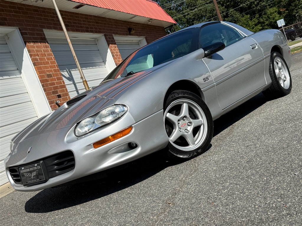 Used 1999 Chevrolet Camaro Z28 w/ SS Performance/Appearance Pkg RWD image 3
