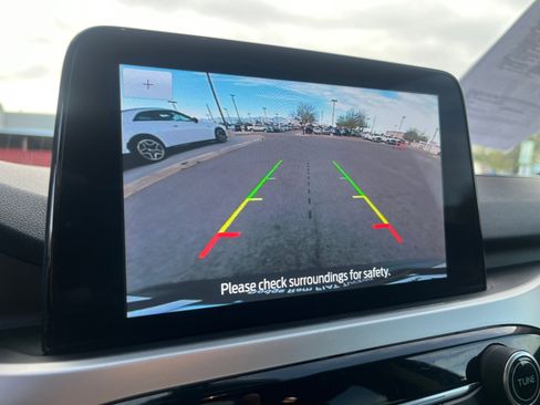 Used 2020 Ford Escape SE image 28