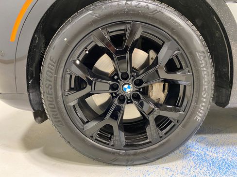 Certified 2024 BMW X7 xDrive40i w/ Premium Package image 29