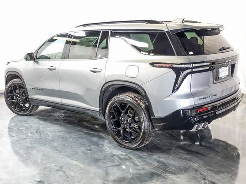 Certified 2024 Chevrolet Traverse RS image 9