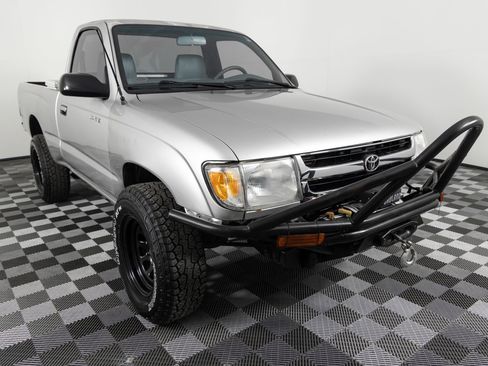 Used 2000 Toyota Tacoma 2WD Regular Cab image 10