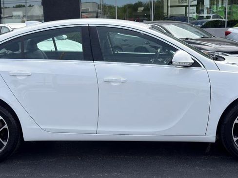 Used 2017 Buick Regal Sport Touring FWD image 10