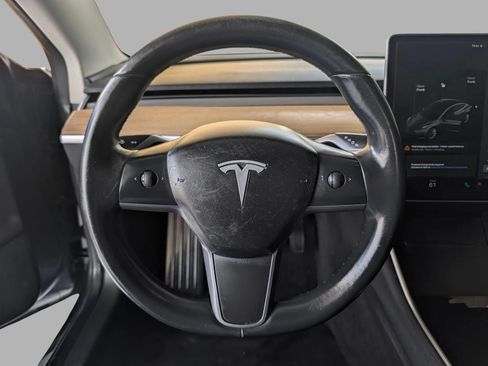 Used 2018 Tesla Model 3 Mid Range RWD image 5
