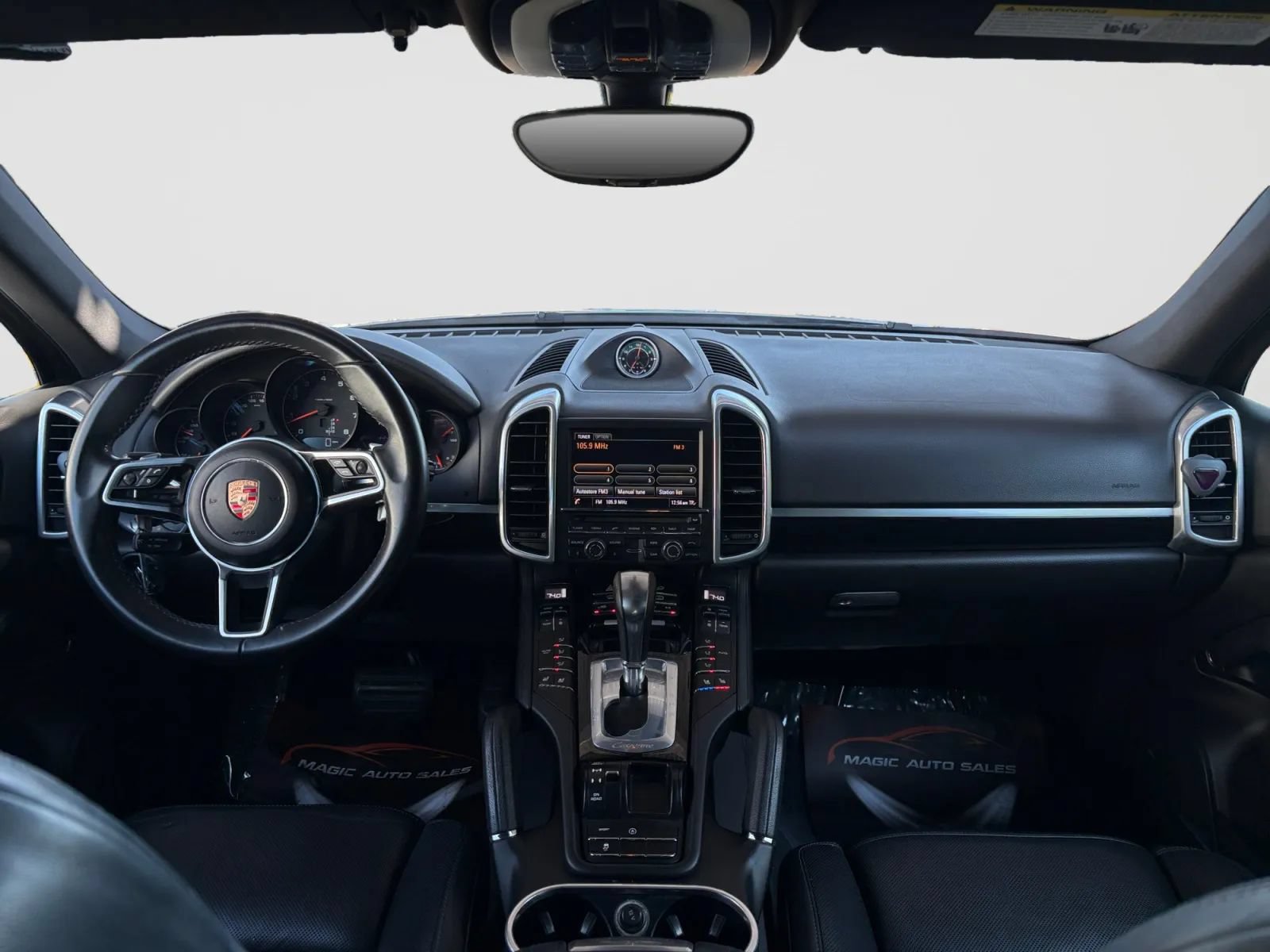 Used 2016 Porsche Cayenne w/ Premium Package AWD/4WD image 22