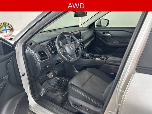 Used 2025 Nissan Rogue SV AWD/4WD image 8