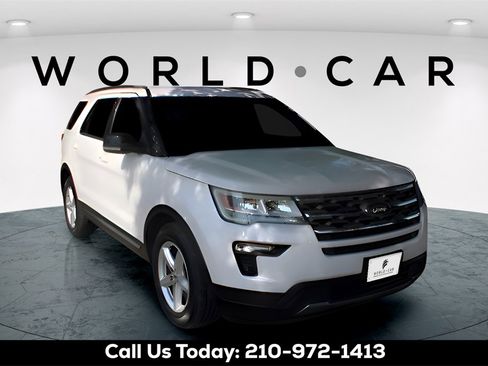 Used 2018 Ford Explorer XLT w/ Equipment Group 201A image 1