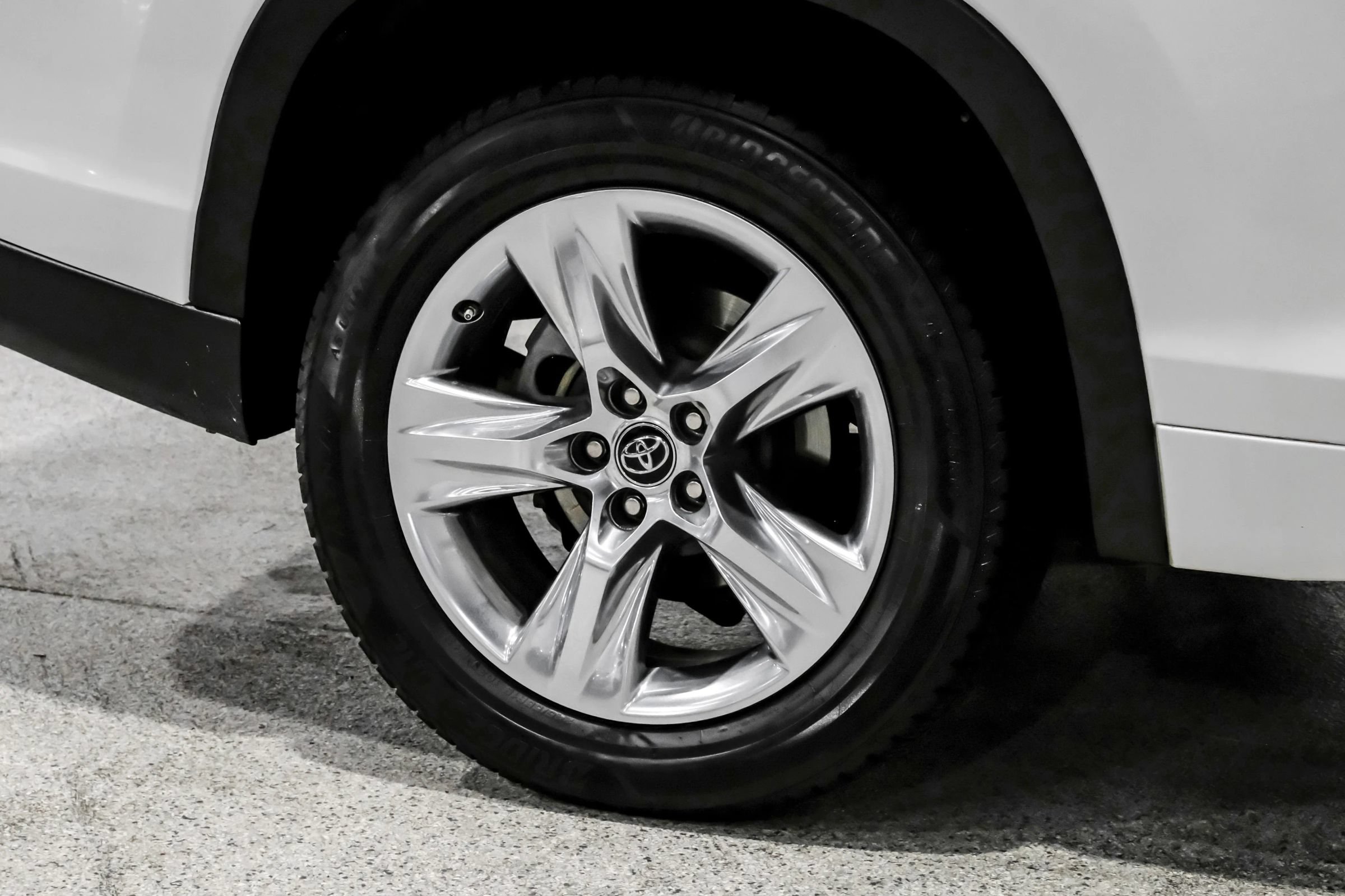 Used 2018 Toyota Highlander Limited FWD image 68