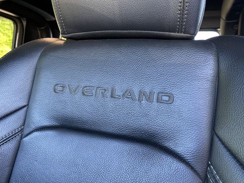 Used 2020 Jeep Gladiator Overland w/ Popular Equipment Package AWD/4WD image 35