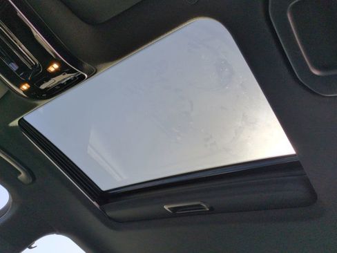 Used 2025 Mercedes-Benz C 300 Sedan image 19