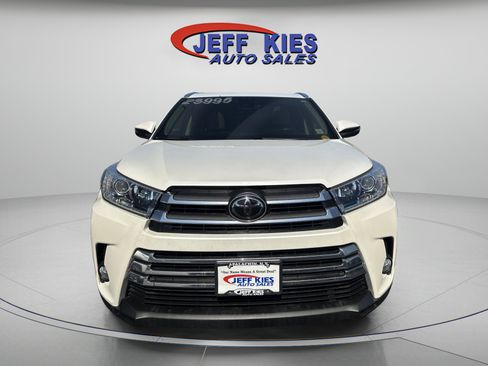 Used 2018 Toyota Highlander Limited AWD/4WD image 2