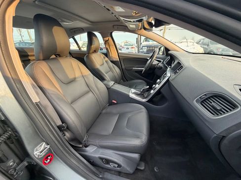 Used 2016 Volvo S60 T5 Premier image 14