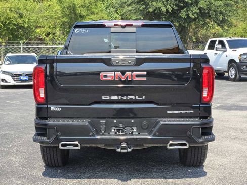 Used 2022 GMC Sierra 1500 Denali image 4