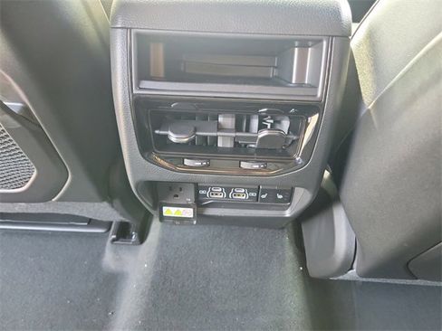 New 2025 Jeep Grand Cherokee Limited image 11