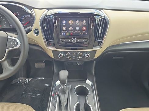 Used 2023 Chevrolet Traverse LS image 11