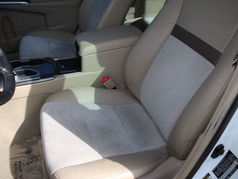 Used 2014 Toyota Camry XLE w/ Leather Package FWD image 21