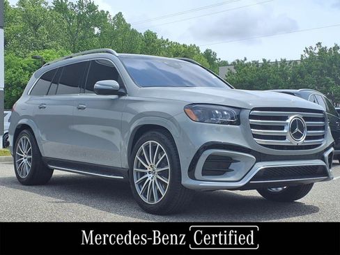 Used 2025 Mercedes-Benz GLS 450 4MATIC image 2