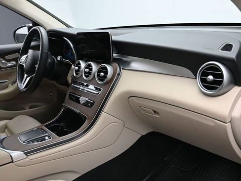 Used 2021 Mercedes-Benz GLC 300 4MATIC image 28
