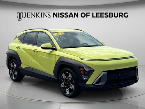 Used 2024 Hyundai Kona SEL FWD image 2