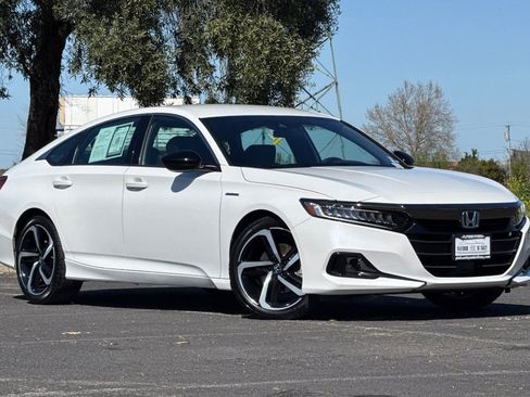 Used 2022 Honda Accord Sport image 2
