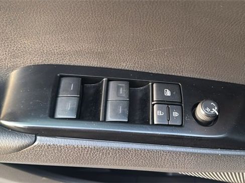 Used 2025 Toyota Camry SE image 14