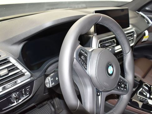 New 2025 BMW X4 xDrive30i image 13