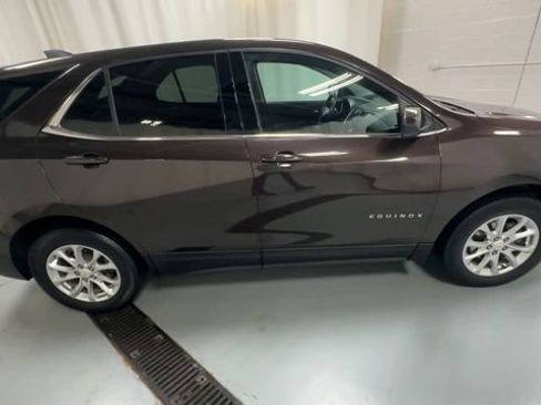 Used 2020 Chevrolet Equinox LT w/ Driver Convenience Package FWD image 9