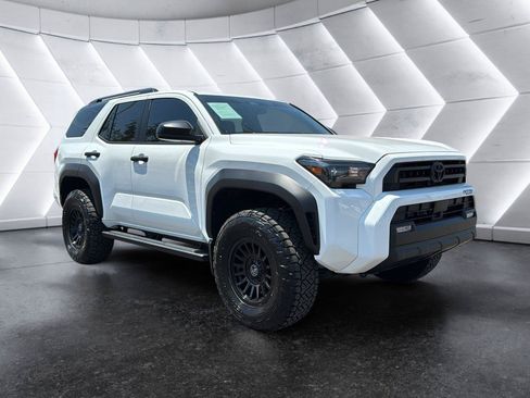 Used 2025 Toyota 4Runner SR5 AWD/4WD image 1