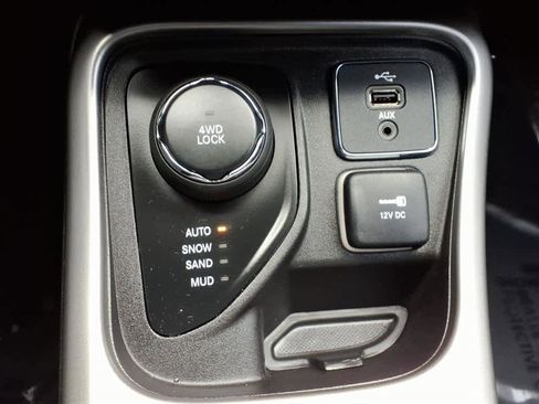 Used 2018 Jeep Compass Latitude w/ Popular Equipment Group image 21