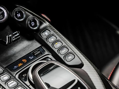 Used 2023 Aston Martin V12 Vantage RWD image 66