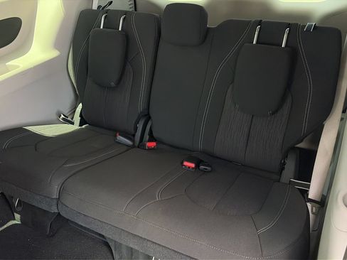 Used 2024 Chrysler Voyager LX FWD image 11