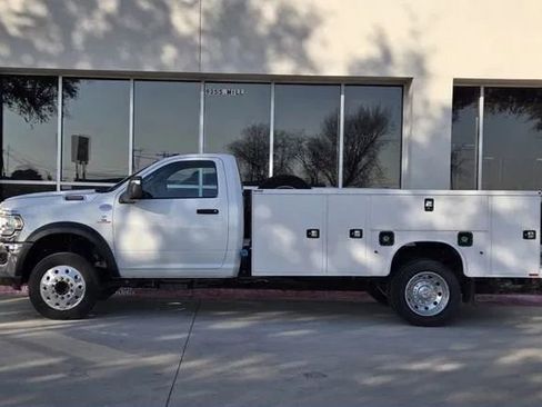 Used 2023 RAM 4500 Tradesman RWD image 2