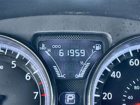 Used 2018 Nissan Versa SV FWD image 18