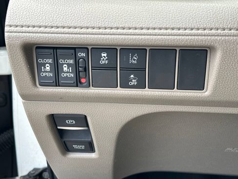 Used 2019 Honda Odyssey EX image 18